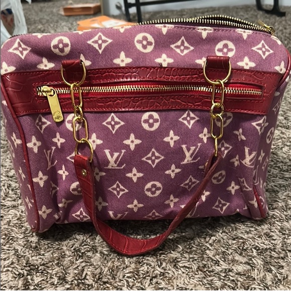 Louis Vuitton Purple and Red Travel Bag with Iconic Design - Picture 1 of 4